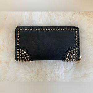 Alexander Mcqueen Skull Zip Studded Wallet